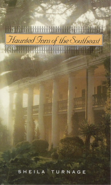 Book cover image for Haunted Inns of the Southeast ISBN: 9780895872340