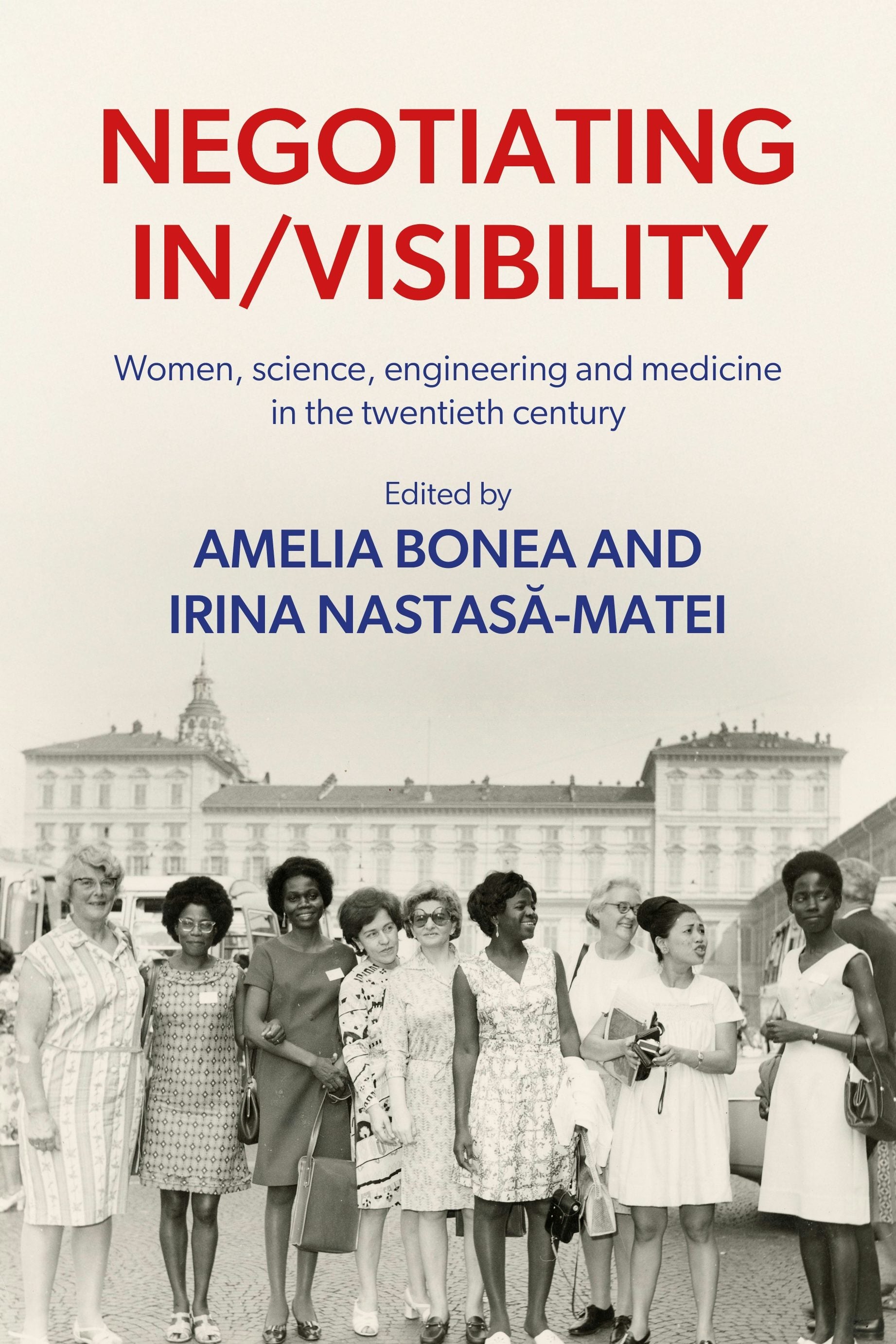 Book cover image for Negotiating in/visibility ISBN: 9781526178381