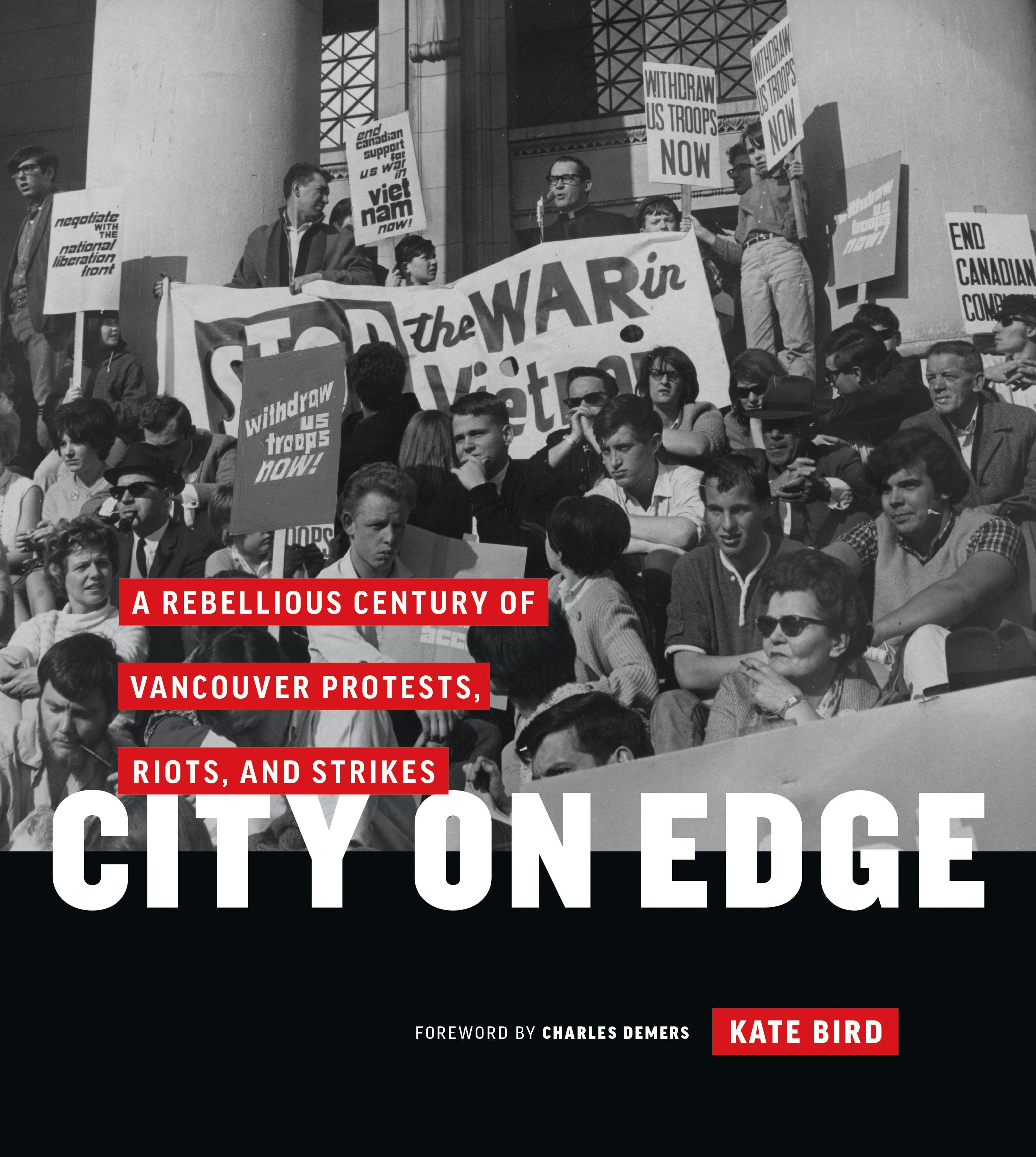 Book cover image for City on Edge ISBN: 9781771643139