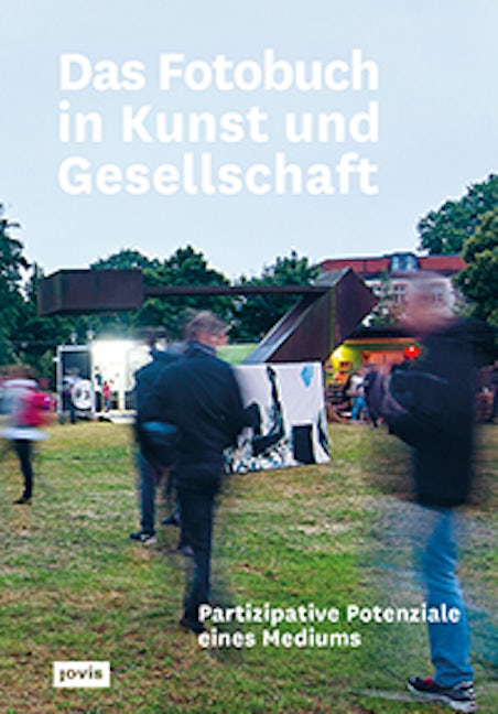 Book cover image for Das Fotobuch in Kunst und Gesellschaft ISBN: 9783868595802