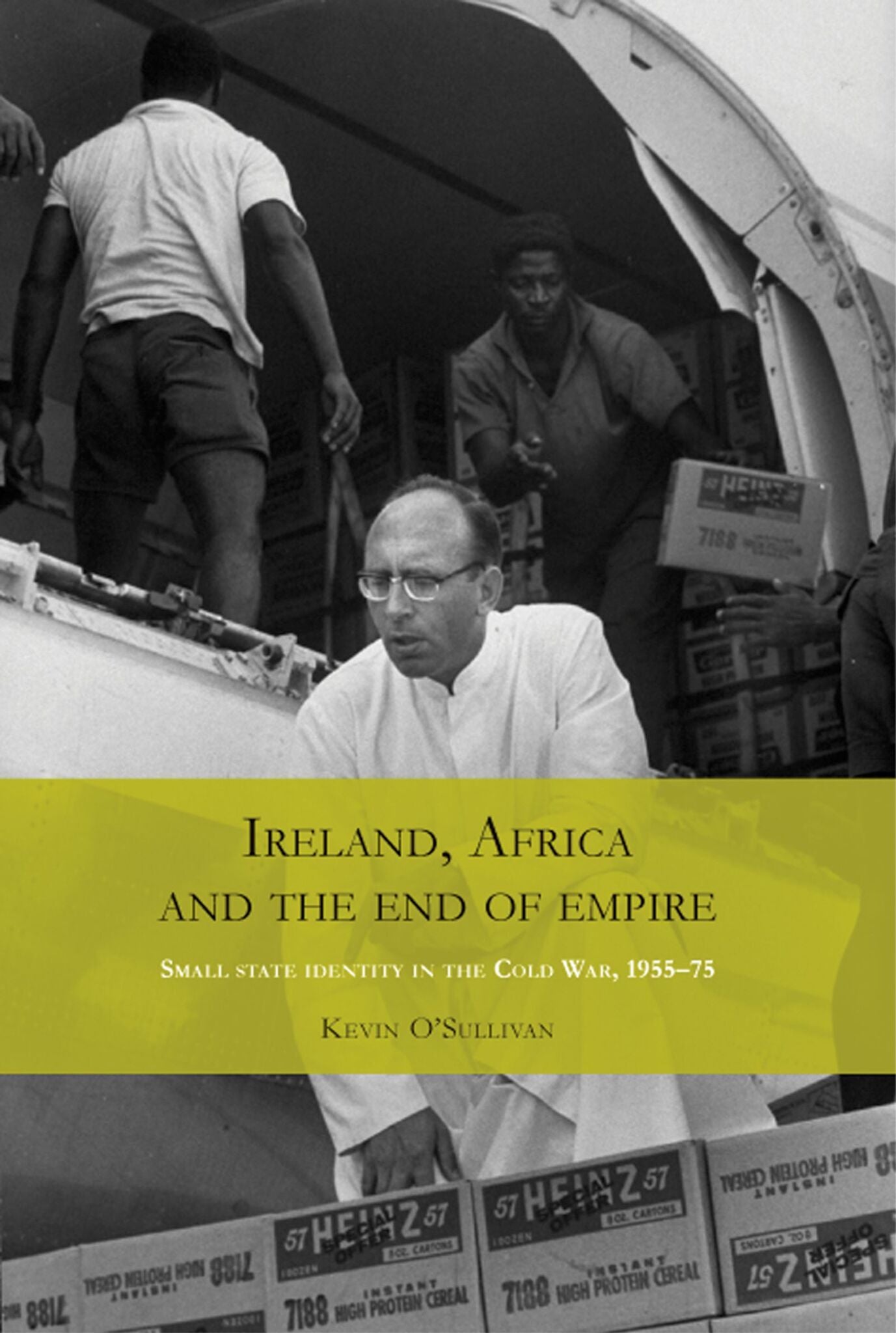Cover image for Ireland, Africa and the end of empire ISBN 9780719086021