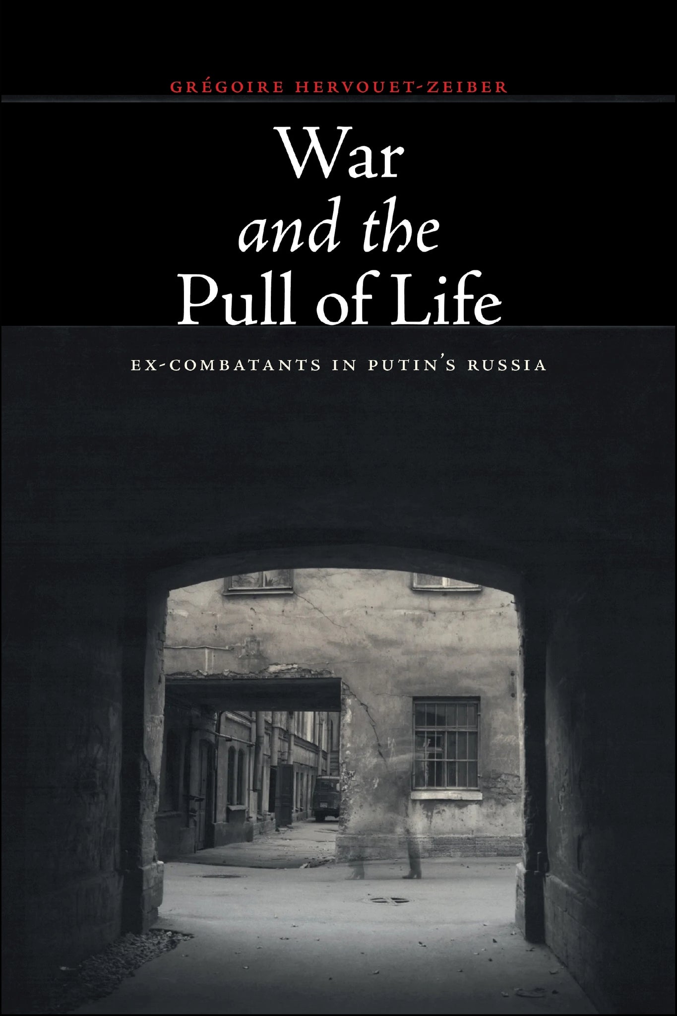 Cover image for War and the Pull of Life ISBN 9781531515270