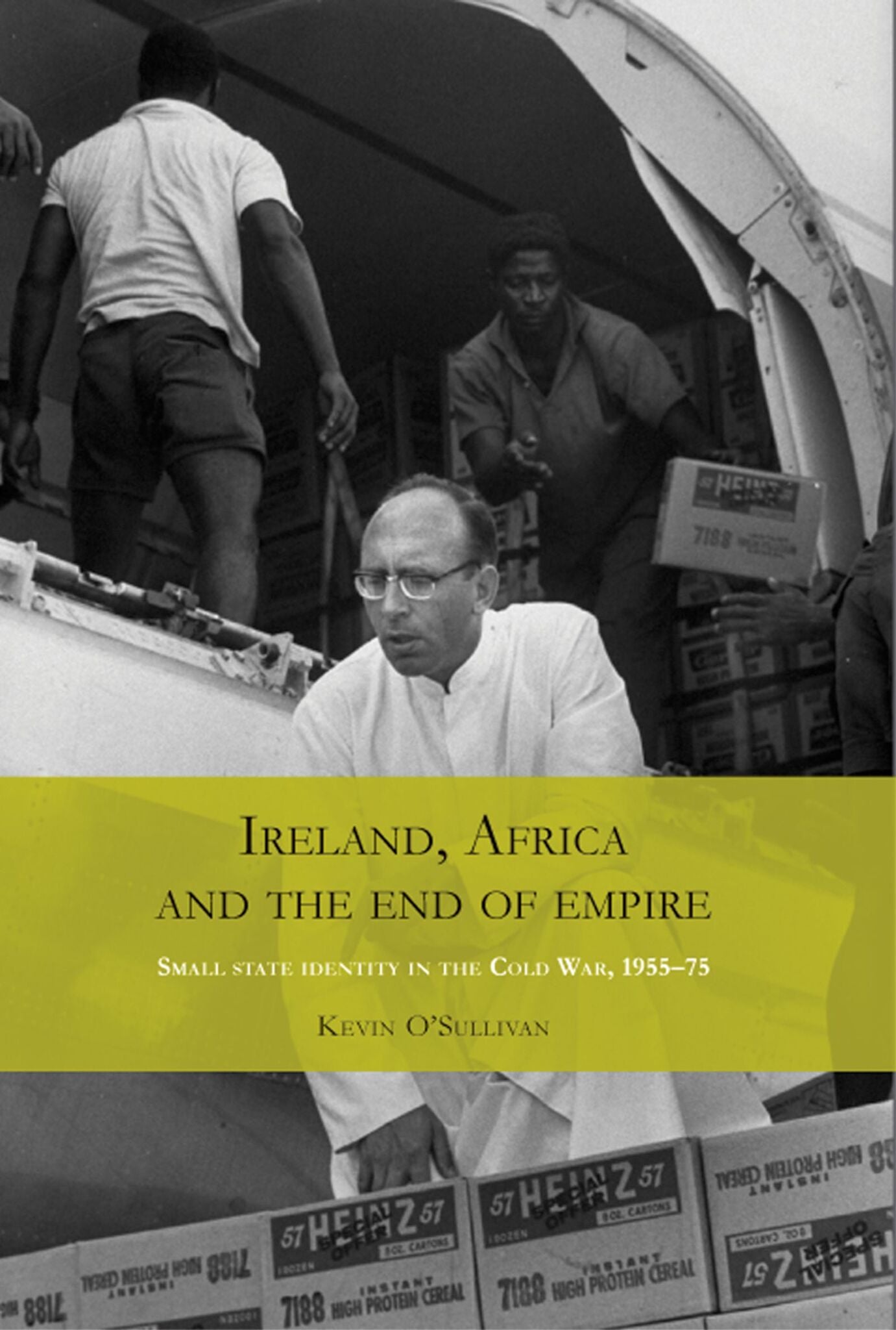 Cover image for Ireland, Africa and the end of empire ISBN 9780719095443
