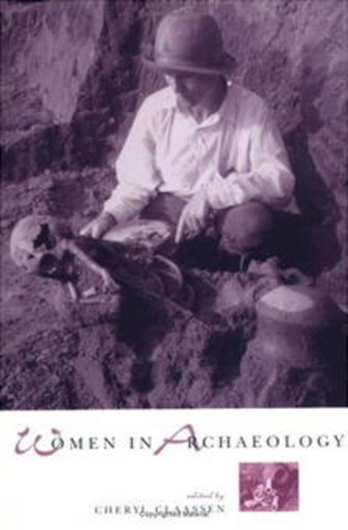 Cover image for Women in Archaeology ISBN 9780812215090