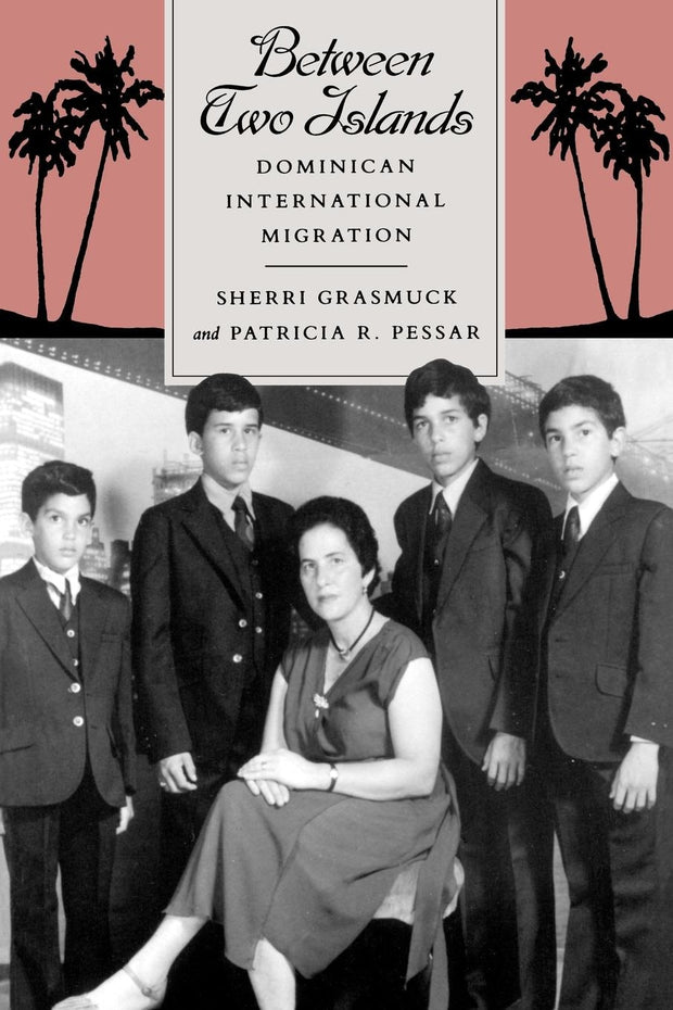 Cover image for Between Two Islands, isbn: 9780520910546
