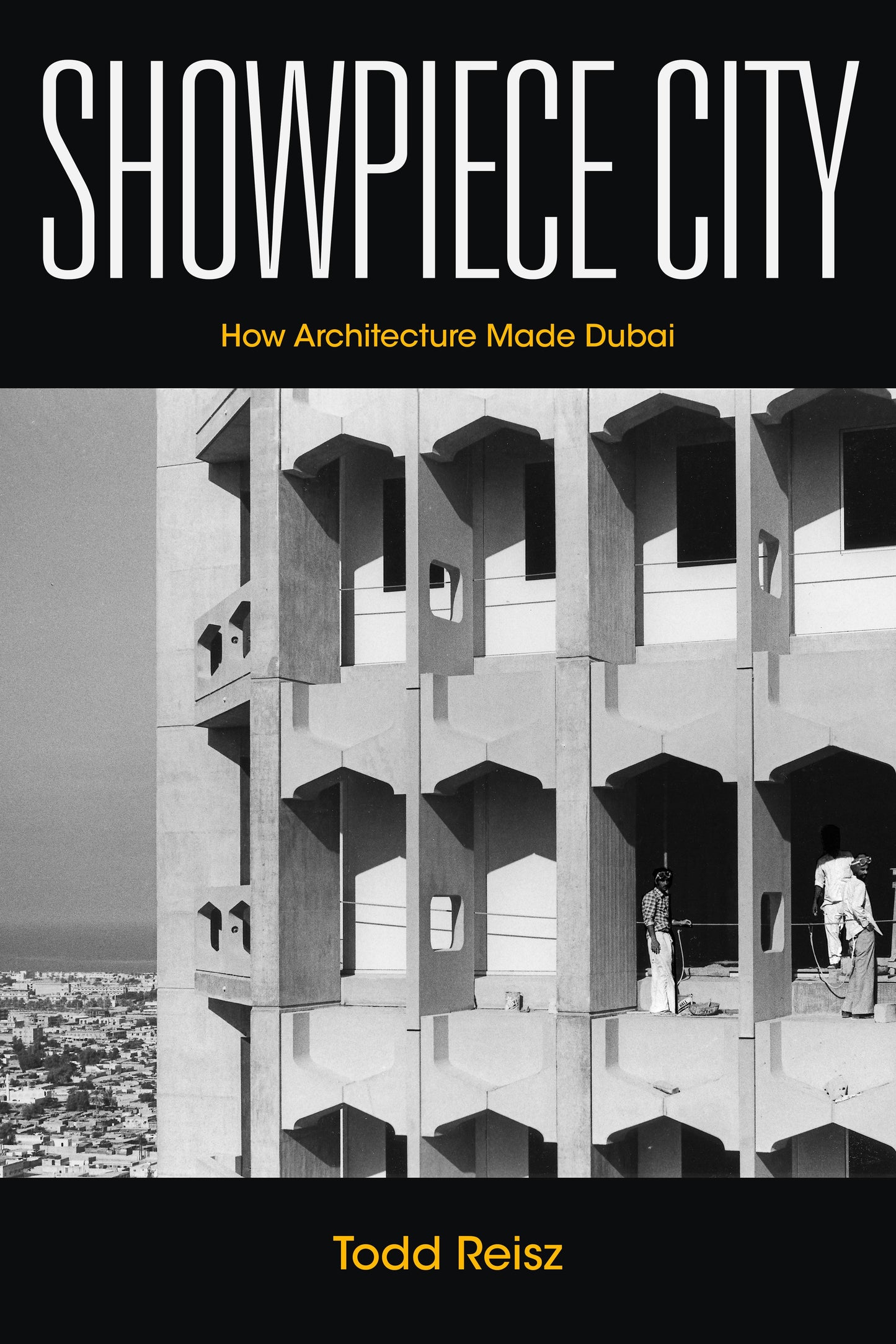 Book cover image for Showpiece City ISBN: 9781503609884