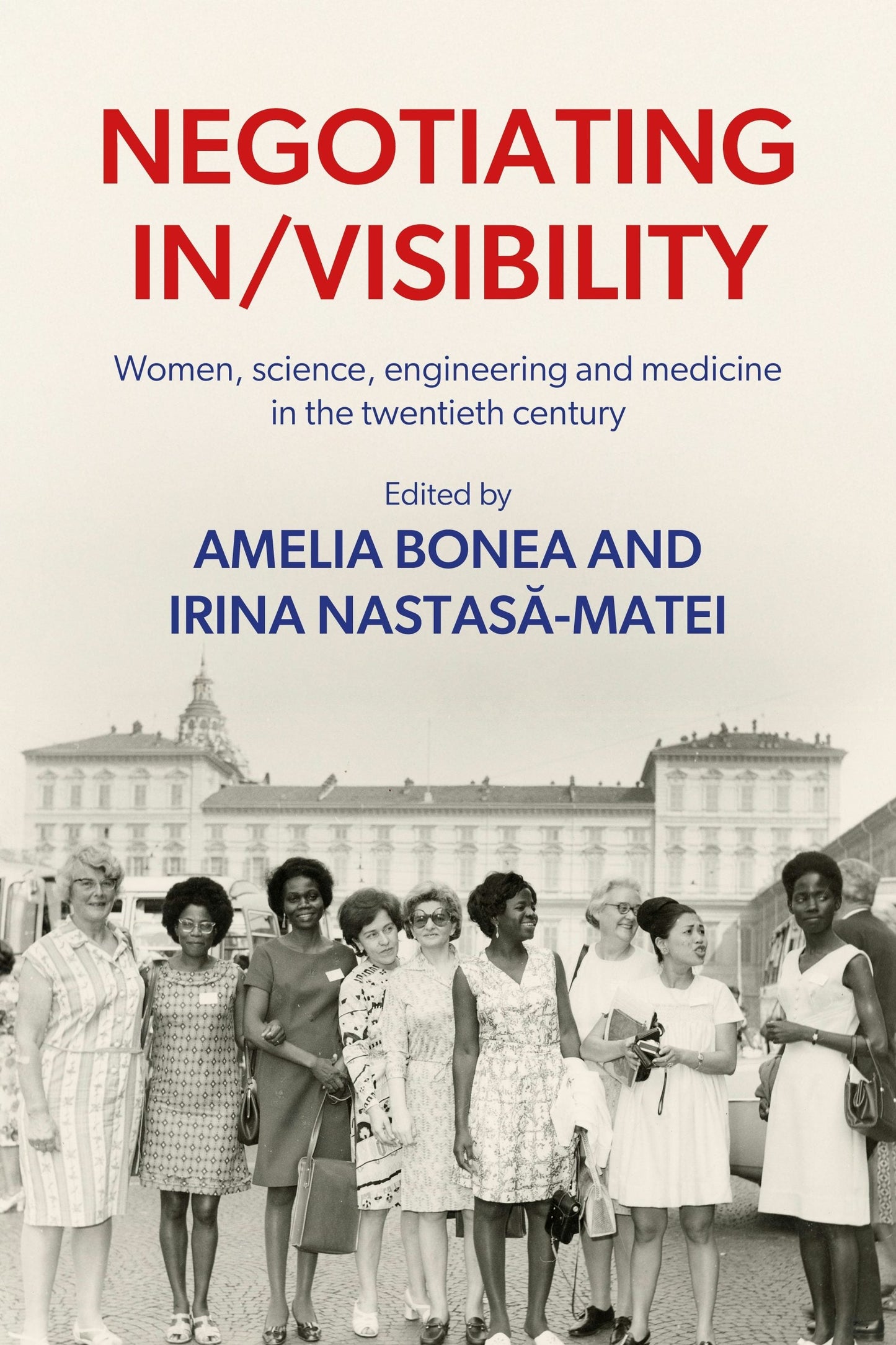 Book cover image for Negotiating in/visibility ISBN: 9781526178381