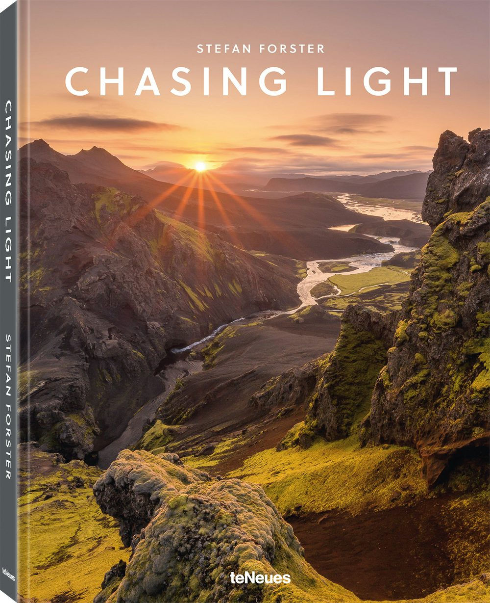 Book cover image for Chasing Light ISBN: 9783961713837