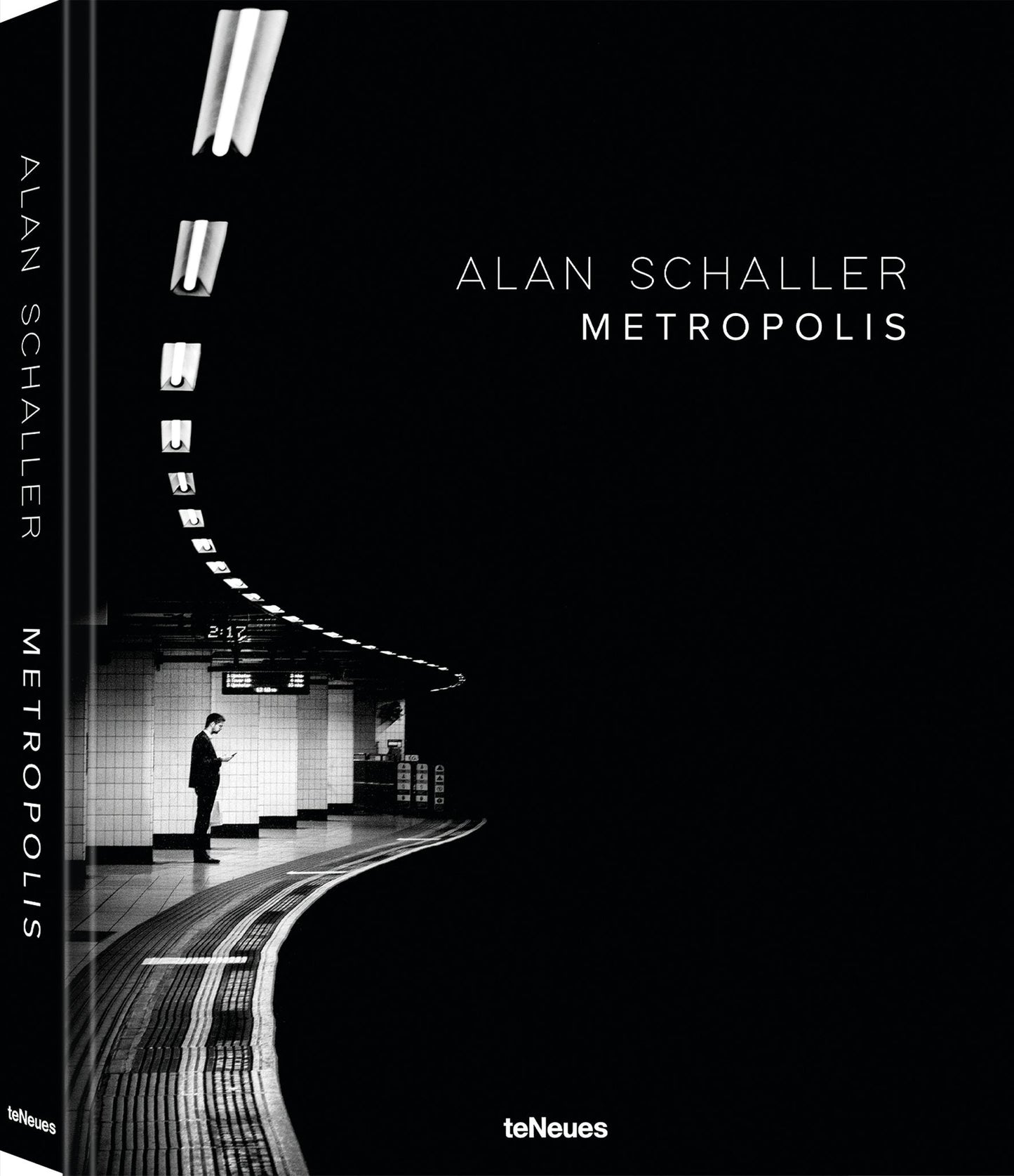 Book cover image for Metropolis ISBN: 9783961715138