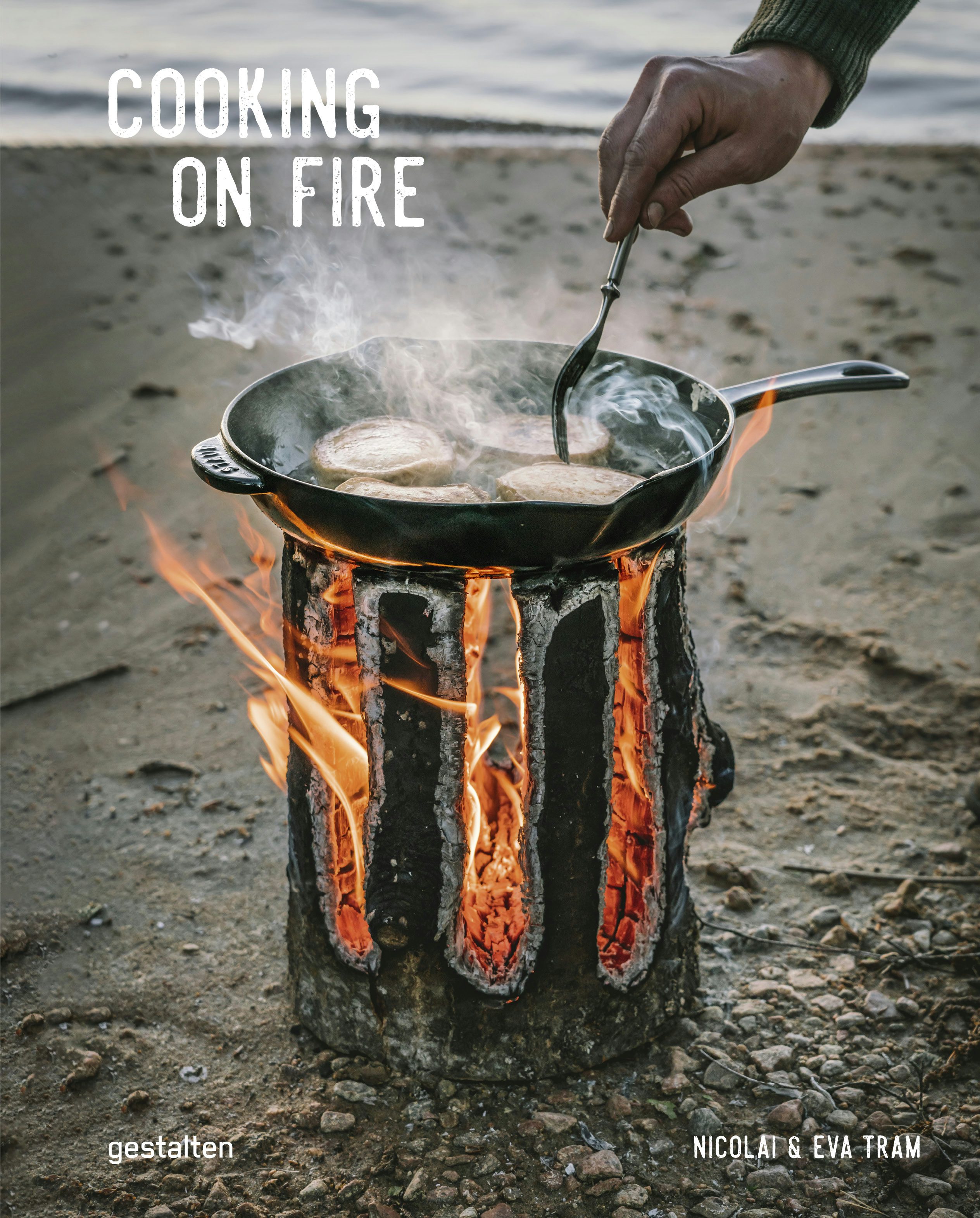 Book cover image for Cooking on Fire ISBN: 9783967041316