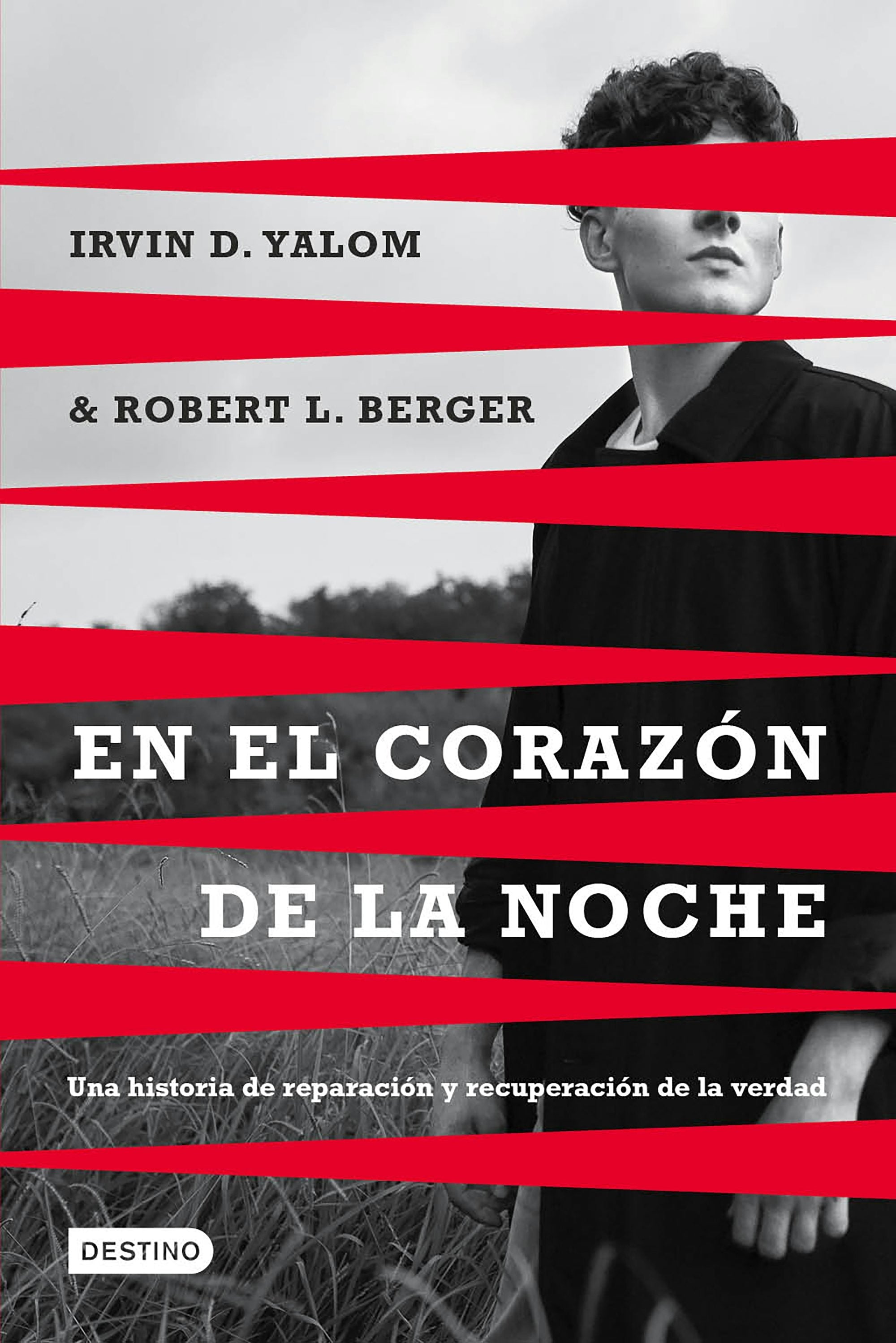 Book cover image for En el corazón de la noche: Una historia de reparación y recuperación de la verdad / I'm Calling the Police ISBN: 9786073922272