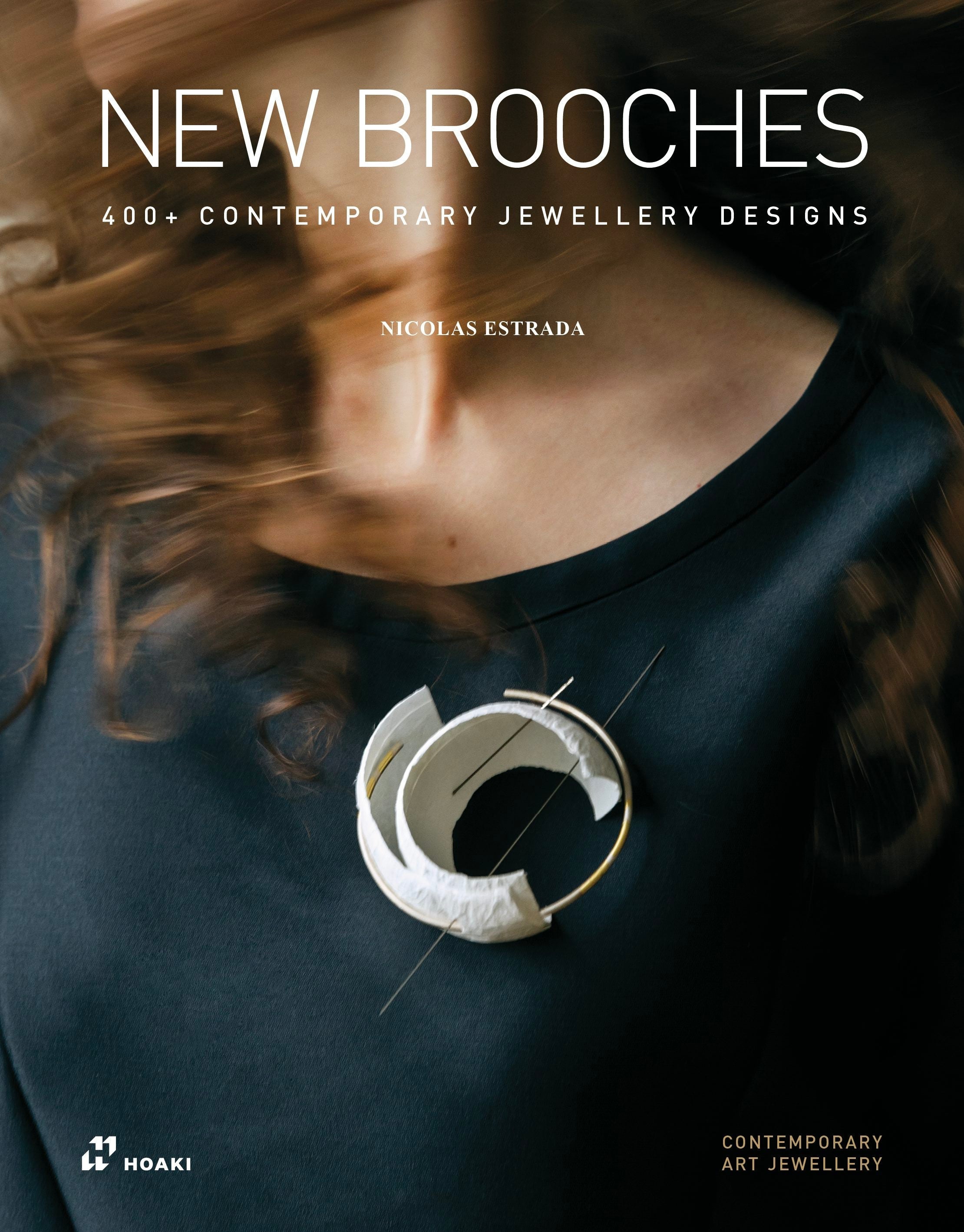 Book cover image for New Brooches ISBN: 9788417656942