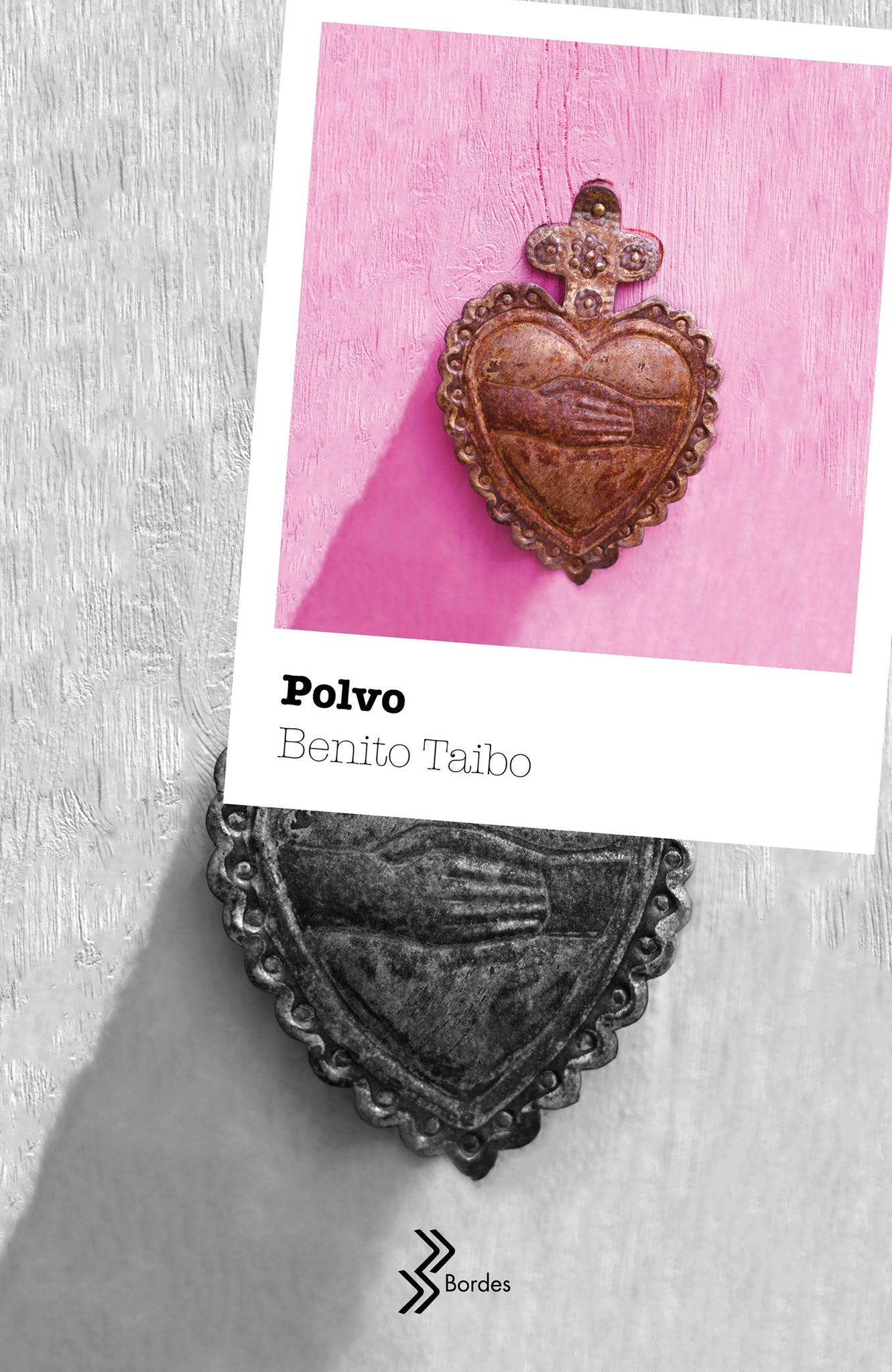 Cover image for Polvo (Novela) / Dust (A Novel) ISBN 9786070777417