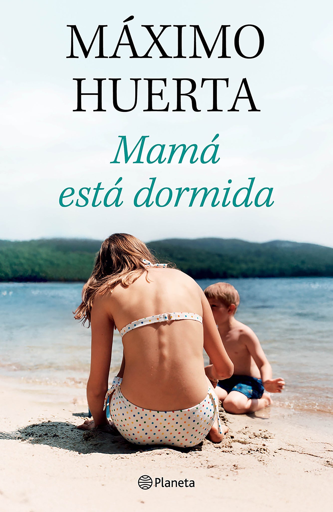 Mamá está dormida (Novela) / Mom Is Asleep (A Novel)