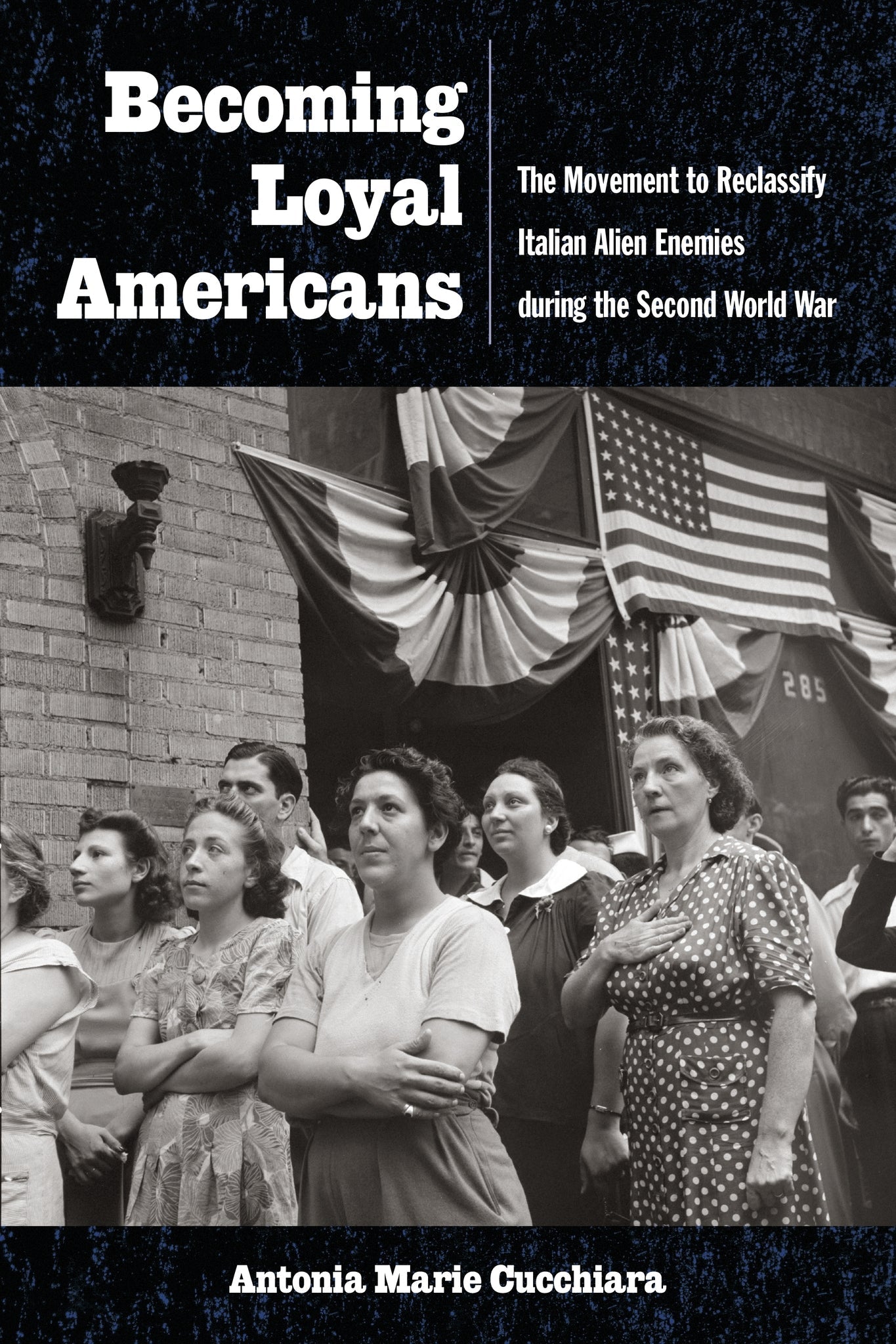 Cover image for Becoming Loyal Americans ISBN 9781531514914