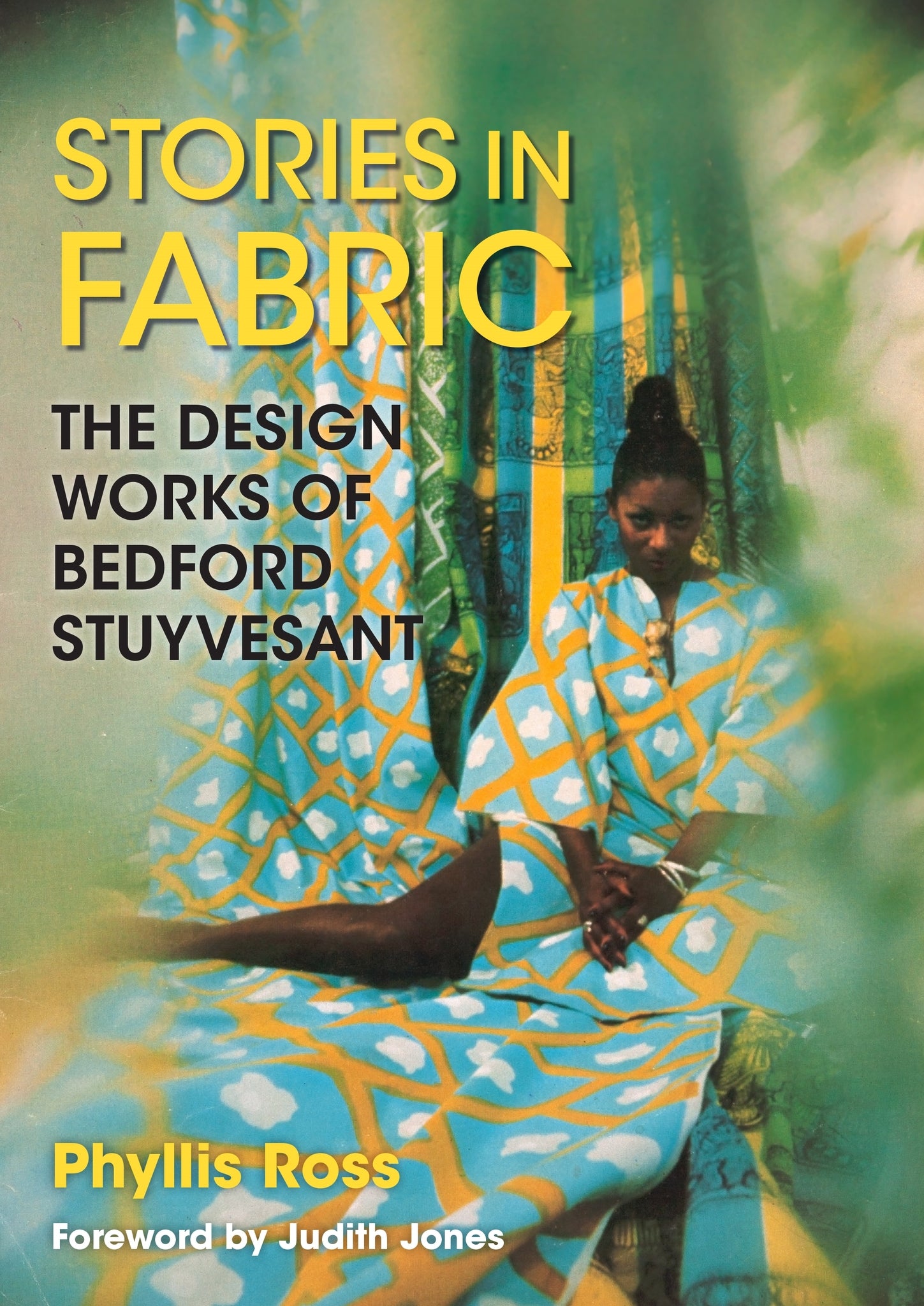 Cover image for Stories in Fabric ISBN 9781531513252
