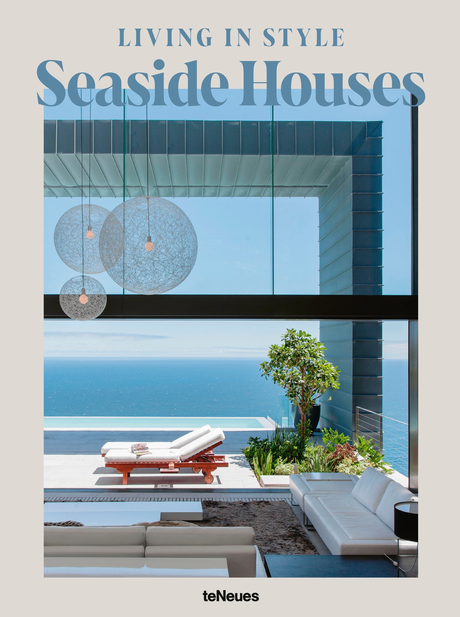 Cover image for Living in Style Seaside Houses ISBN 9783961717743