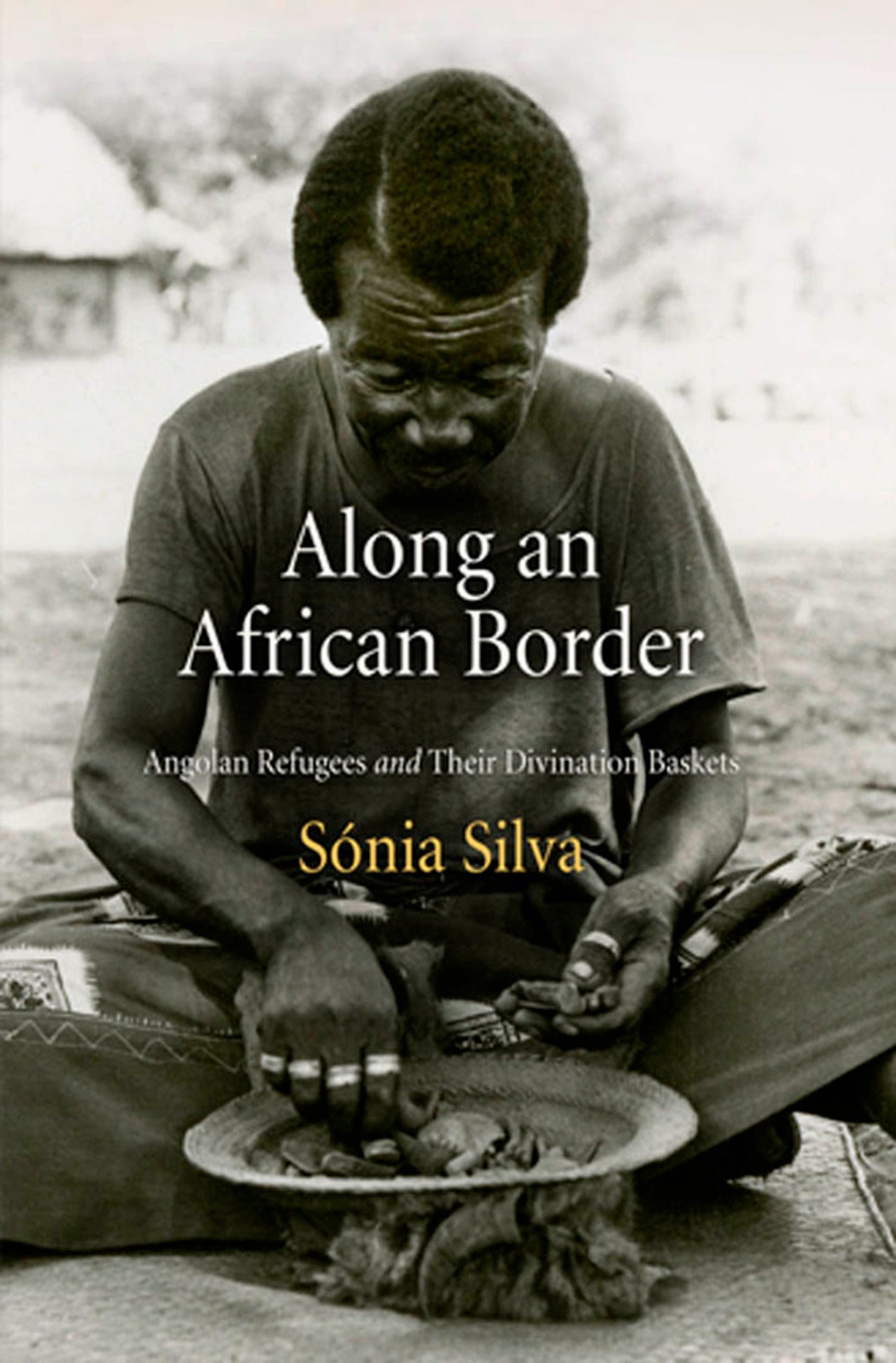 Cover image for Along an African Border ISBN 9780812222685