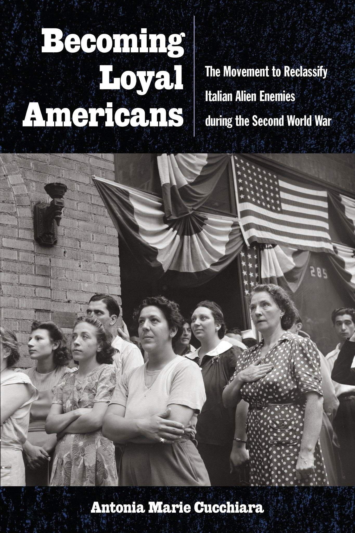 Cover image for Becoming Loyal Americans ISBN 9781531514914