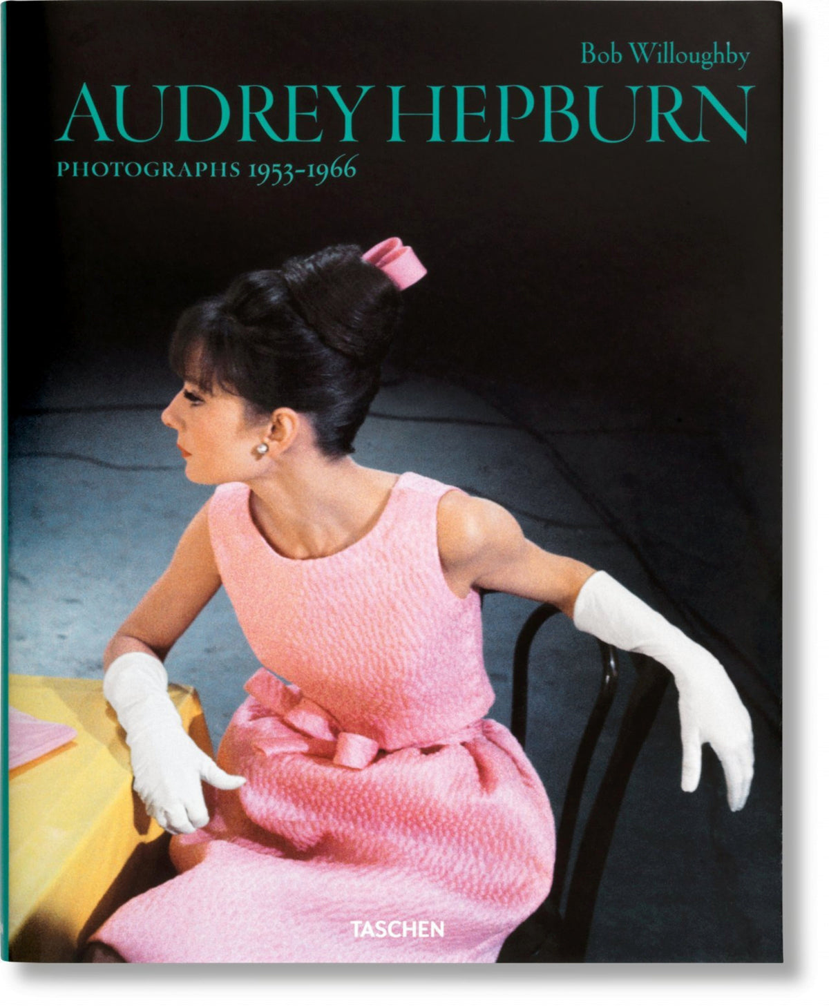Cover image for Bob Willoughby. Audrey Hepburn ISBN 9783836527378